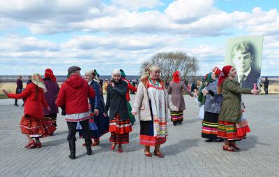 Рязанцев приглашают на фестиваль «Красная горка в Константинове»